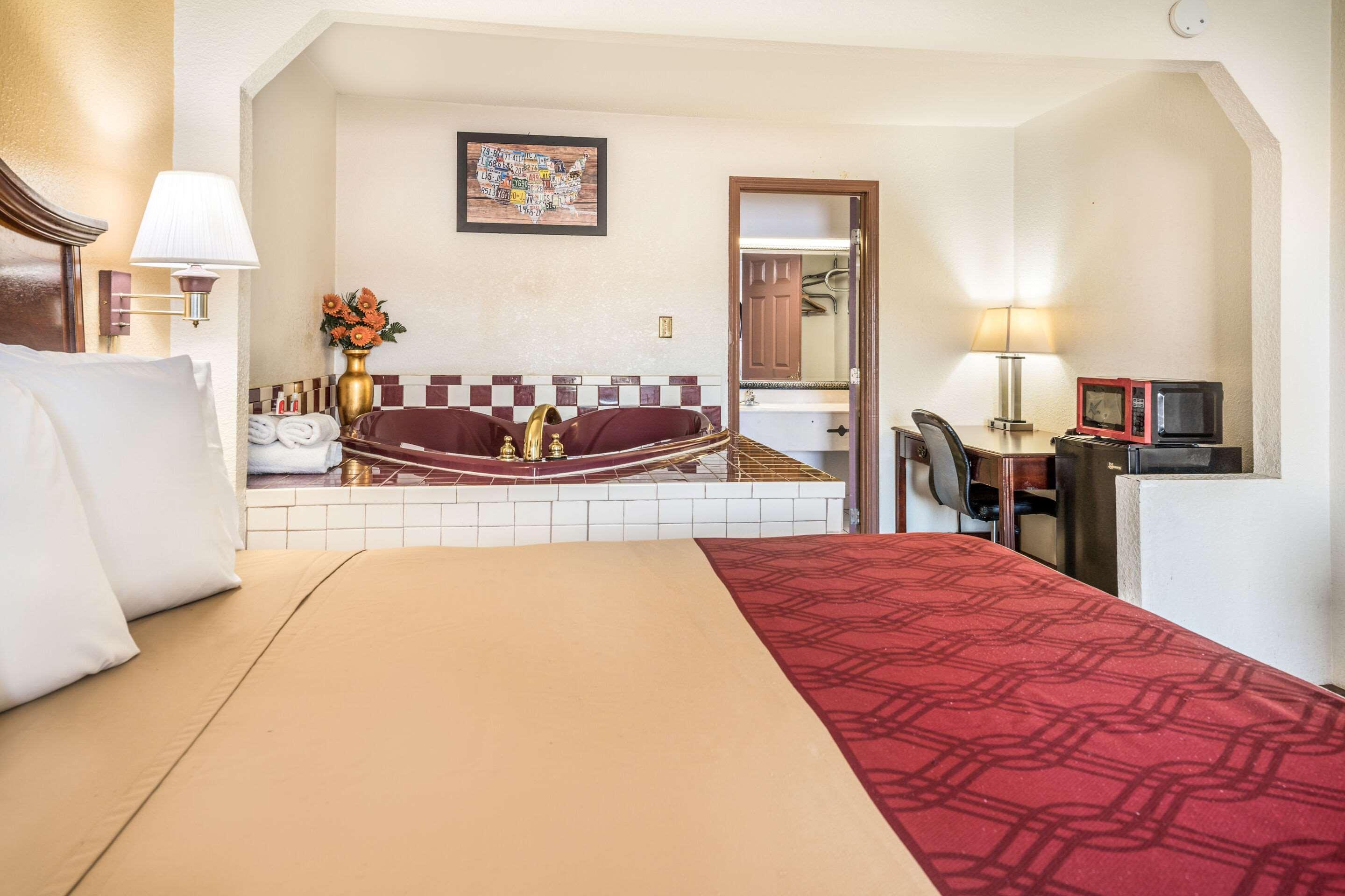 Econo Lodge Inn & Suites Macon Zewnętrze zdjęcie